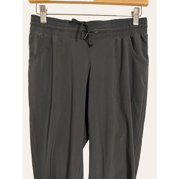 Athleta Gray Prima Capri Jogger Pants Size 2 - Picture 3 of 6
